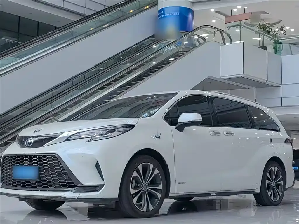Toyota Granvia — фото 10