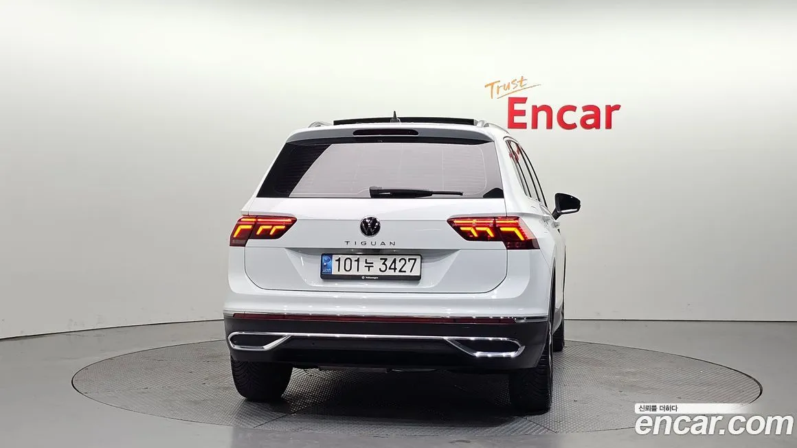 Volkswagen Tiguan — фото 9