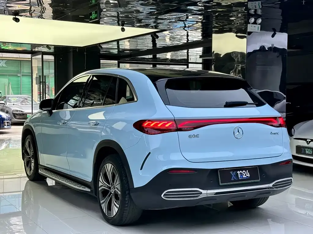 Mercedes-Benz EQE SUV — фото 10
