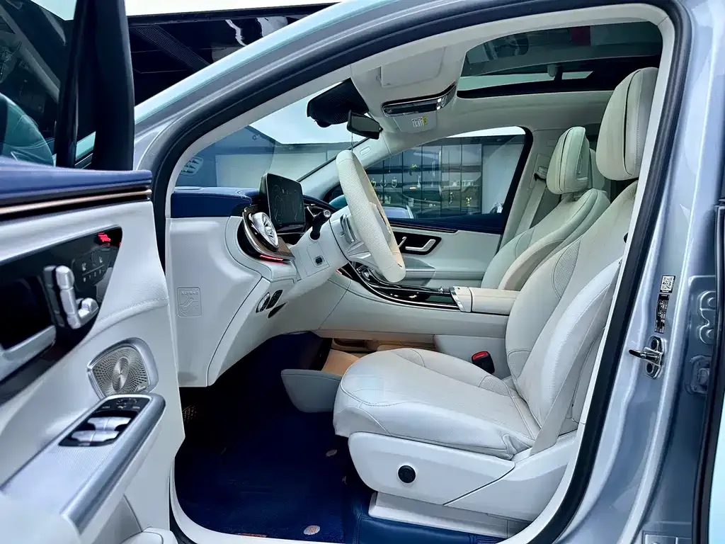 Mercedes-Benz EQE SUV — фото 4