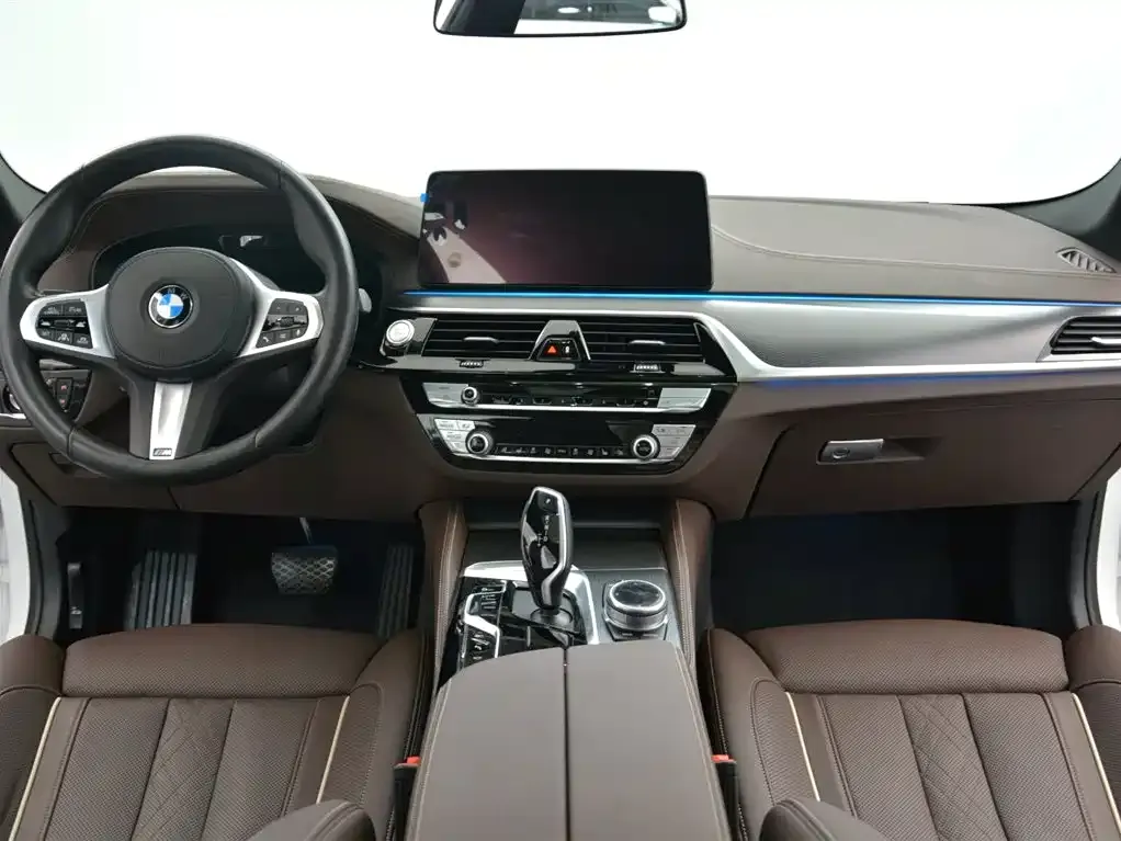 BMW 5 Series New Energy — фото 7