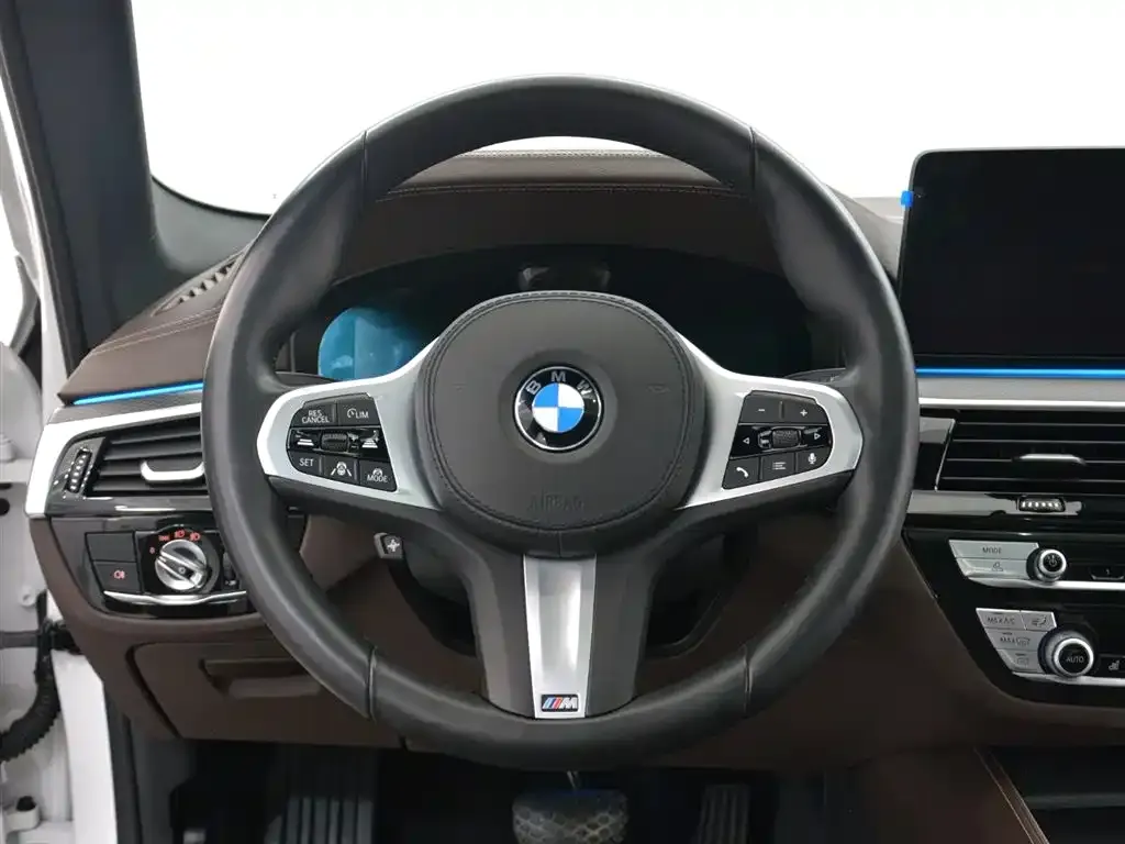BMW 5 Series New Energy — фото 9