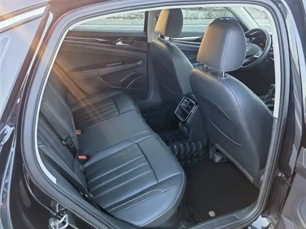Volkswagen Passat — фото 4