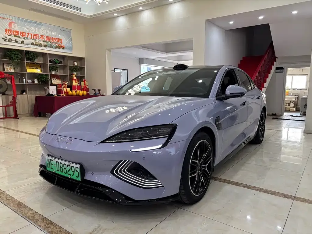 BYD Seal — фото 1