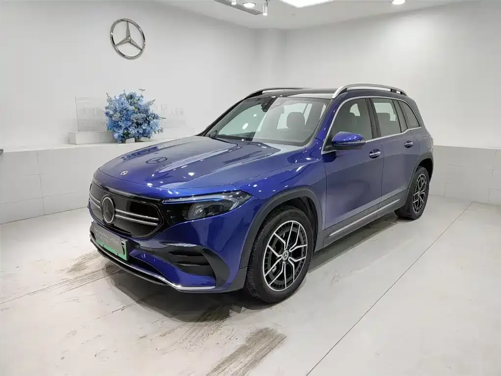 Mercedes-Benz EQB — фото 1
