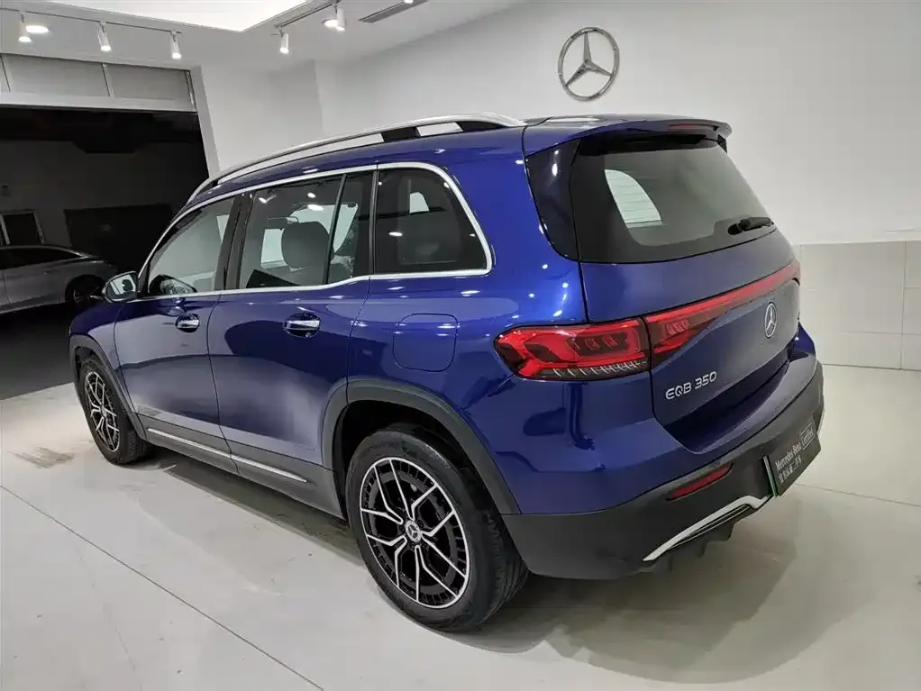 Mercedes-Benz EQB — фото 10