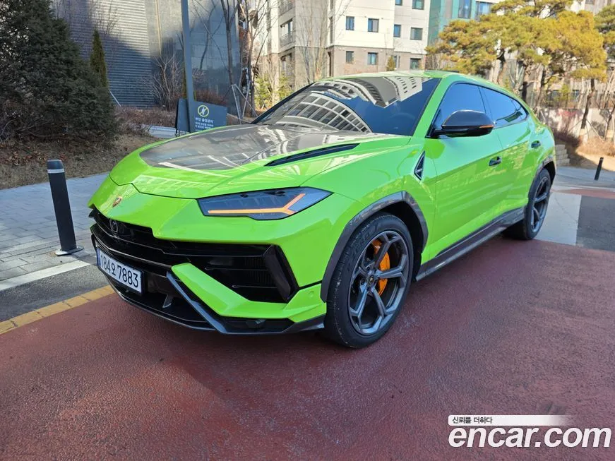 Lamborghini Urus — фото 1