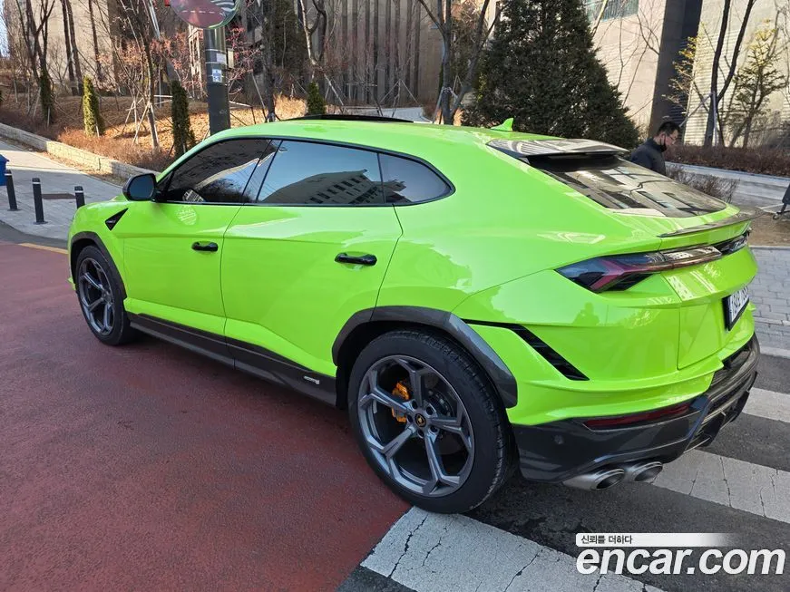 Lamborghini Urus — фото 8