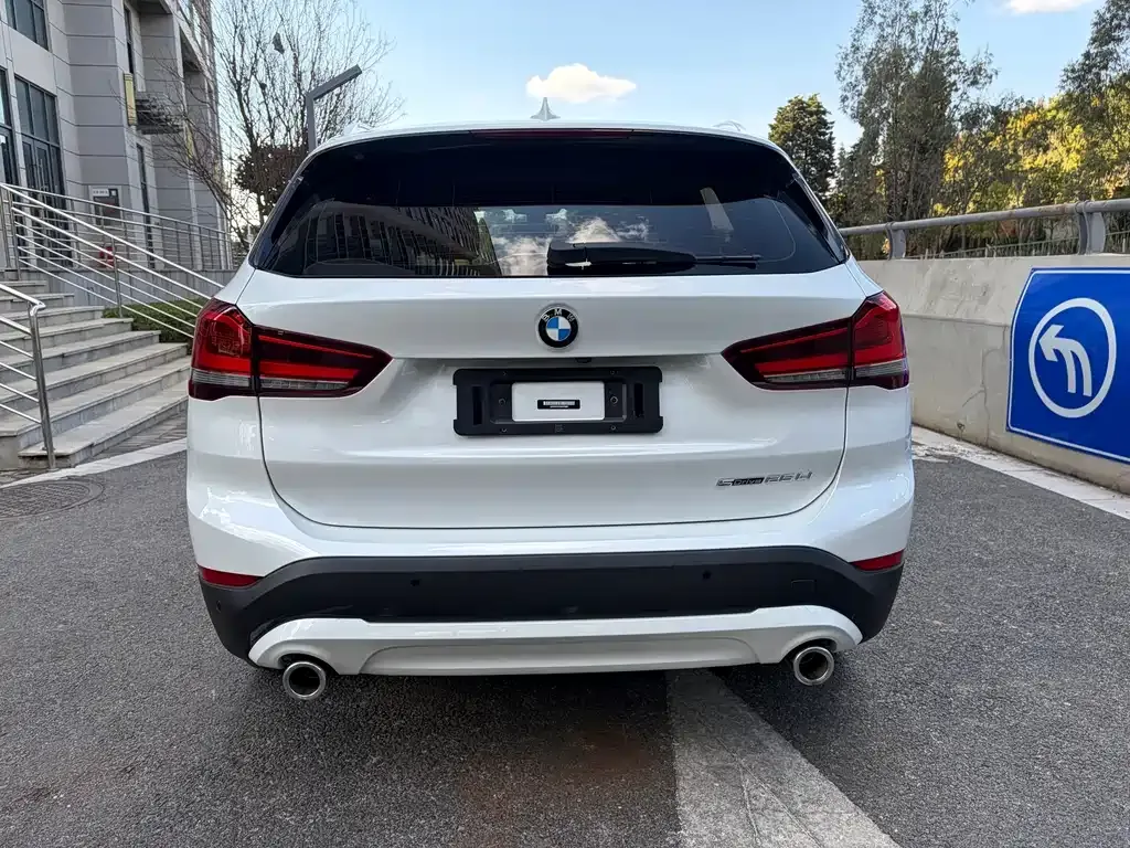 BMW X1 — фото 10