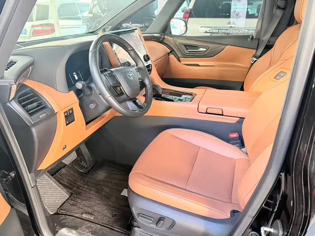 Toyota Alphard — фото 3