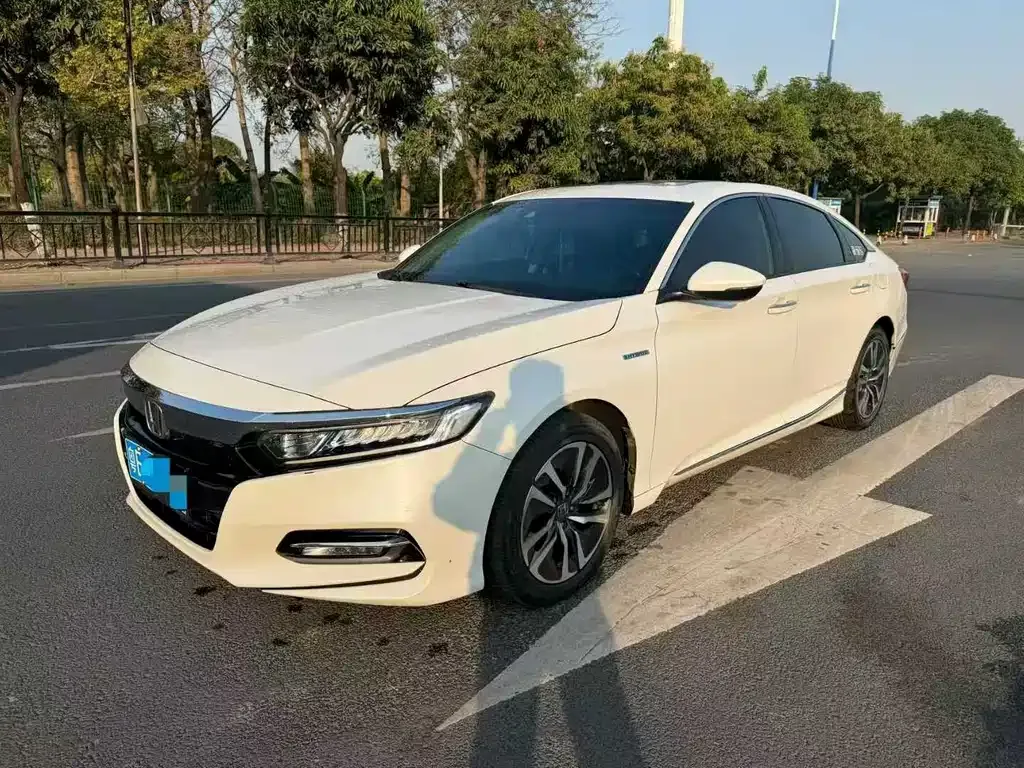 Honda Accord — фото 1