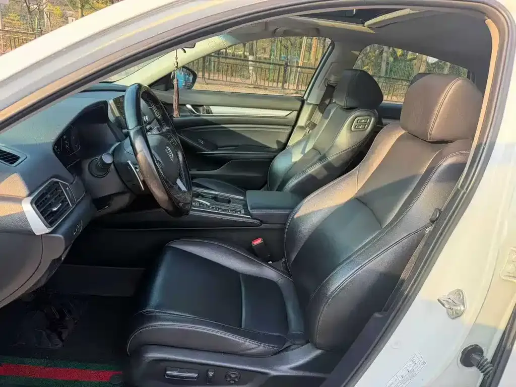 Honda Accord — фото 4