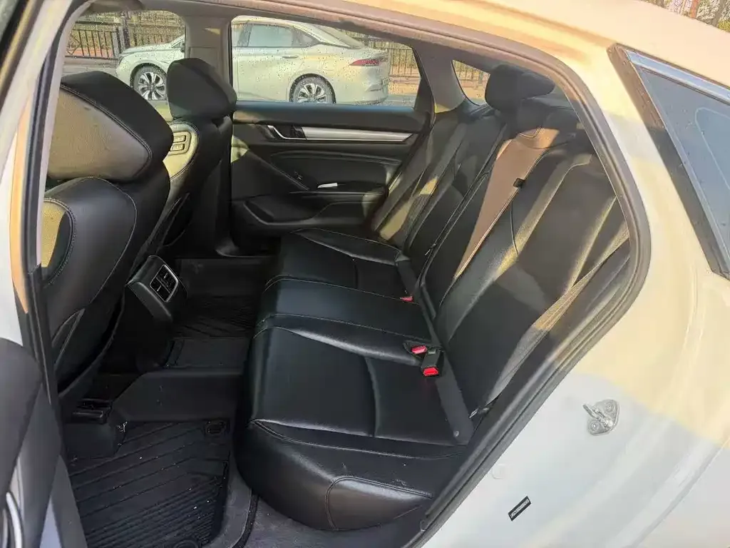 Honda Accord — фото 2