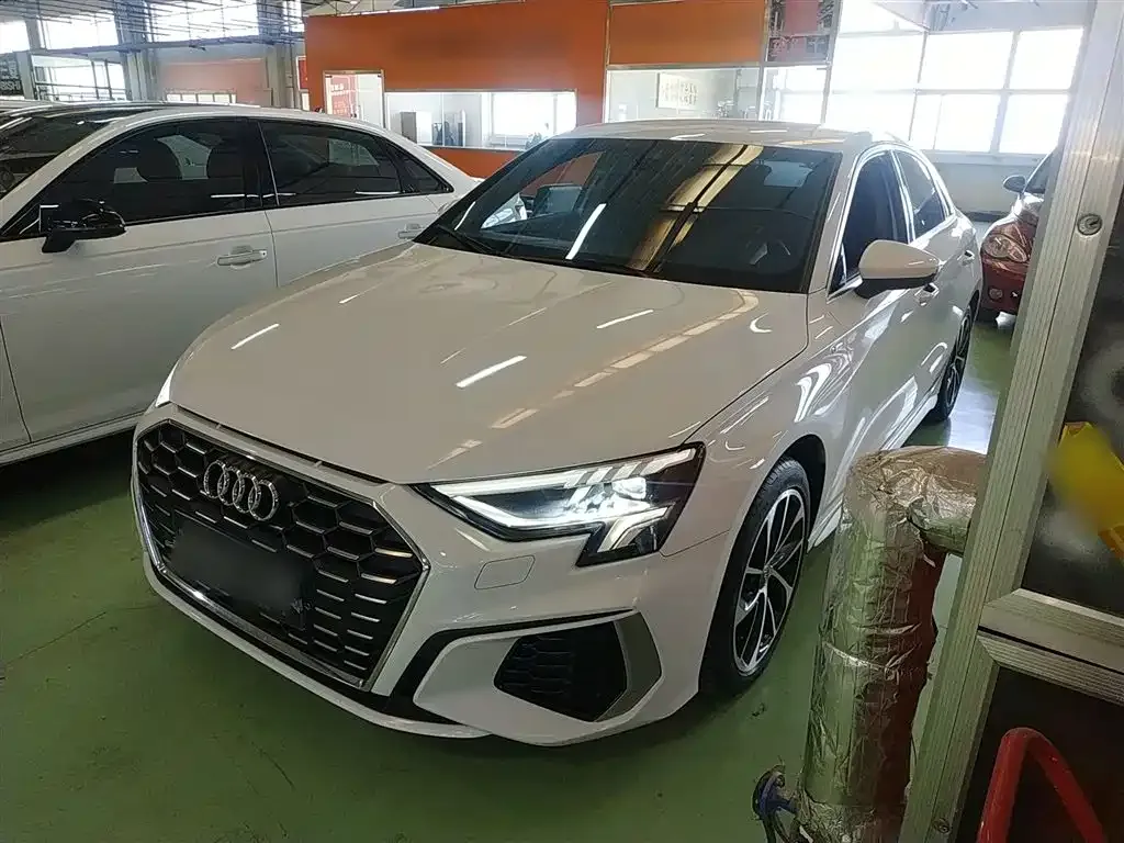 Audi A3 — фото 1