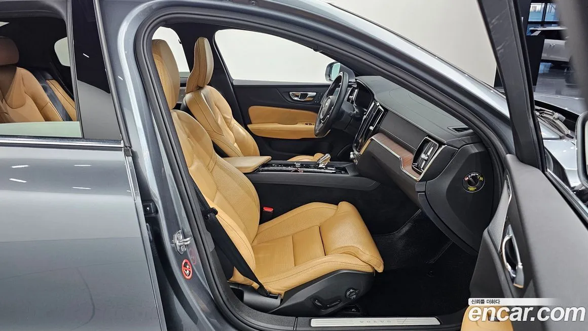 Volvo S60 — фото 10