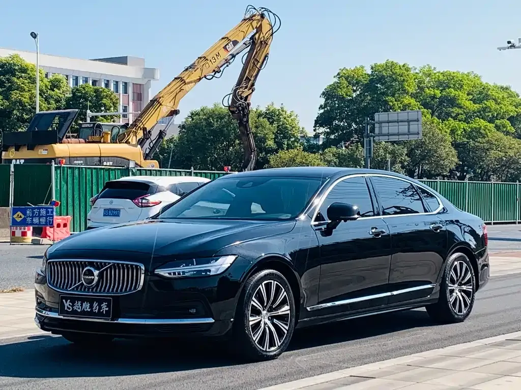 Volvo S90 — фото 1