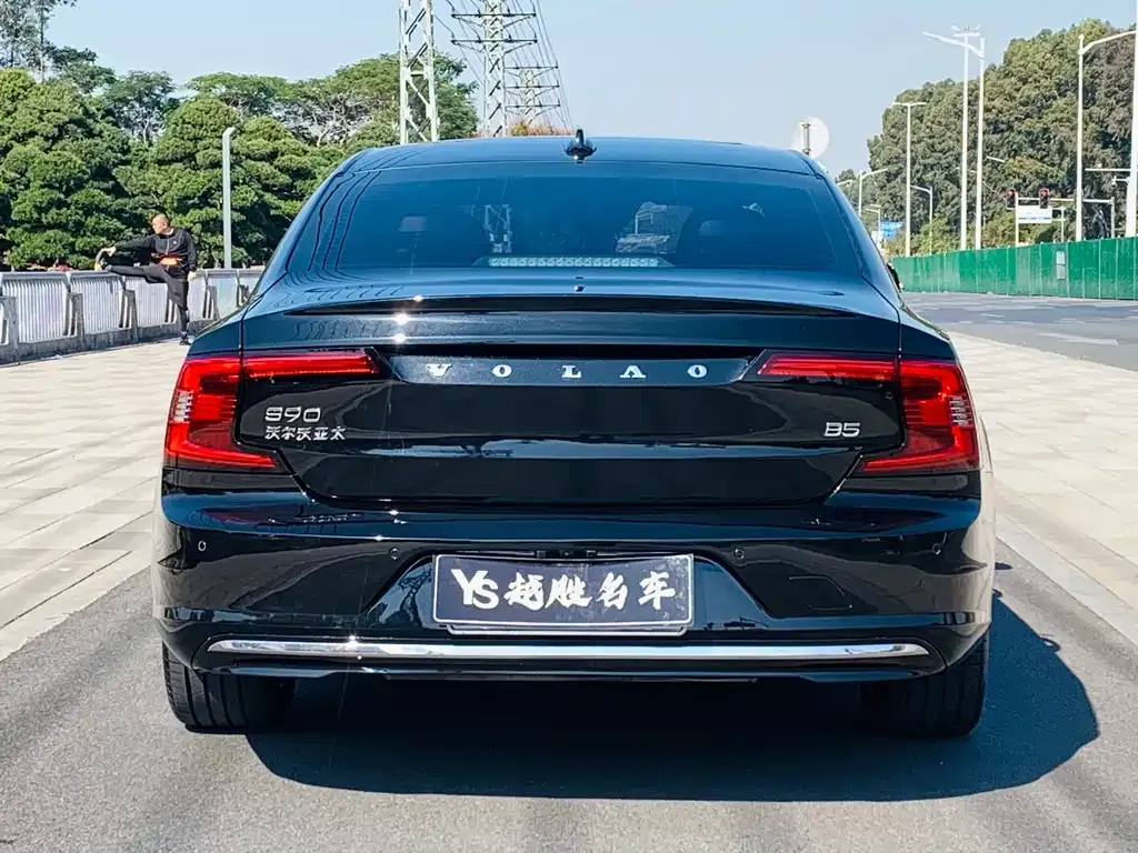Volvo S90 — фото 8