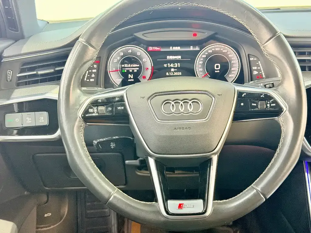 Audi A6L — фото 6