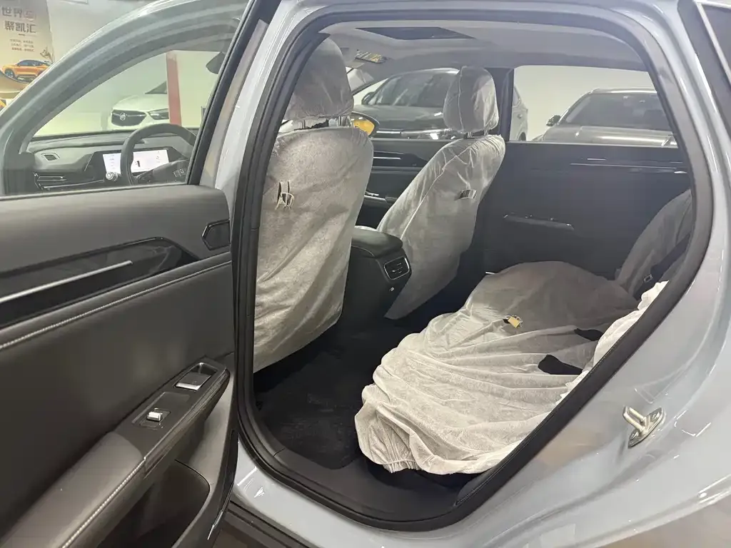 Geely Galaxy L6 — фото 10