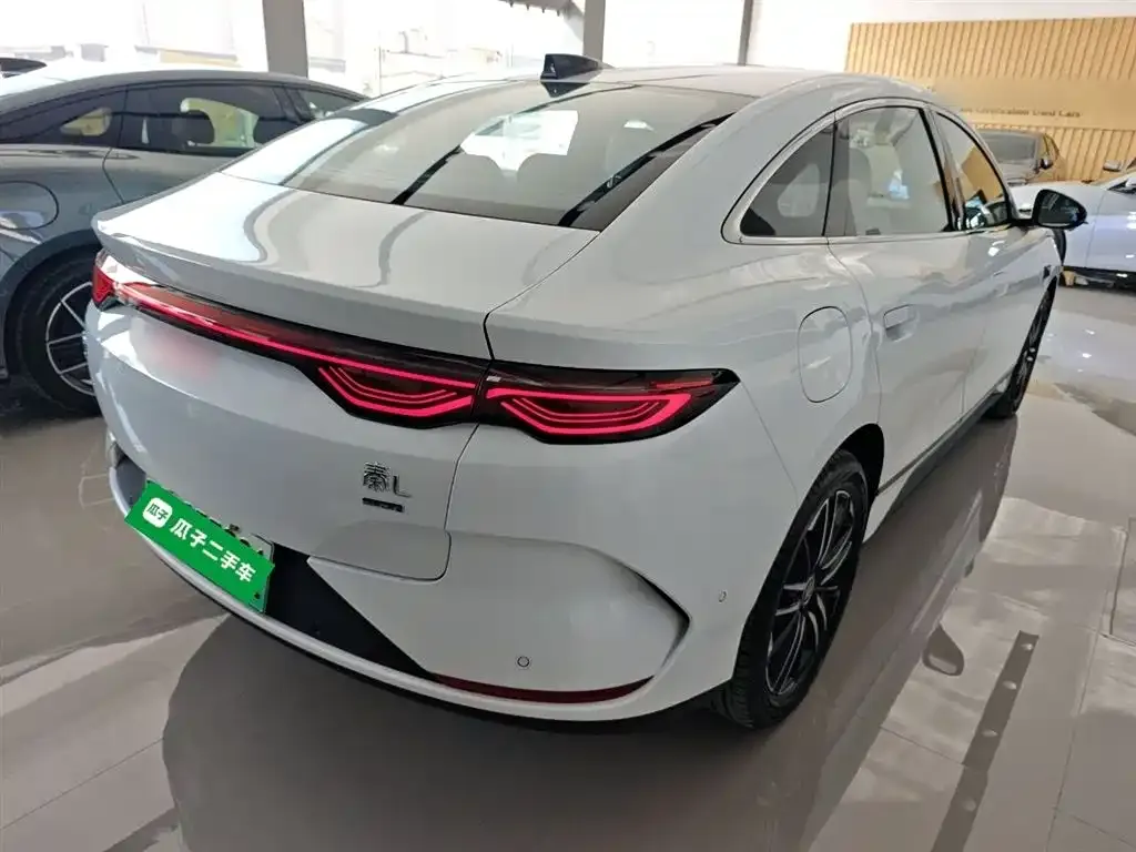 BYD Qin L — фото 10