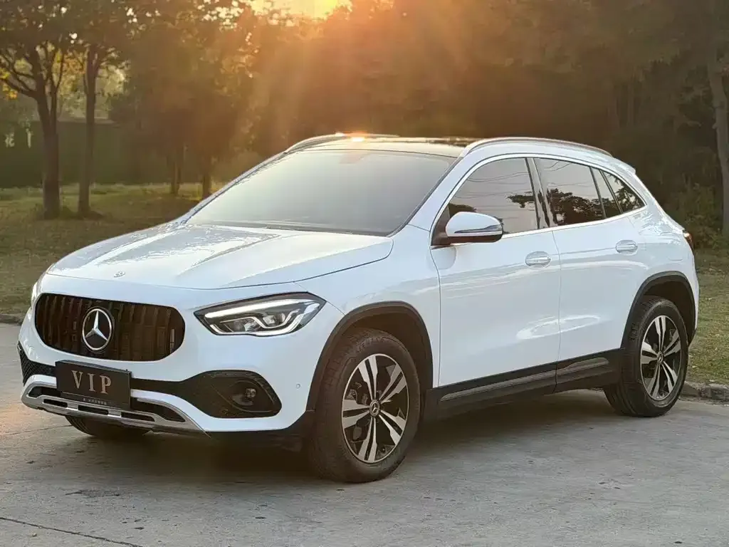 Mercedes-Benz GLA — фото 1