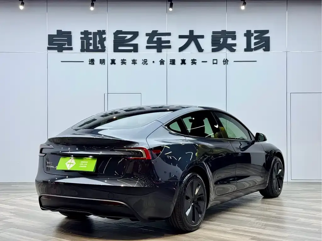 Tesla Model 3 — фото 4