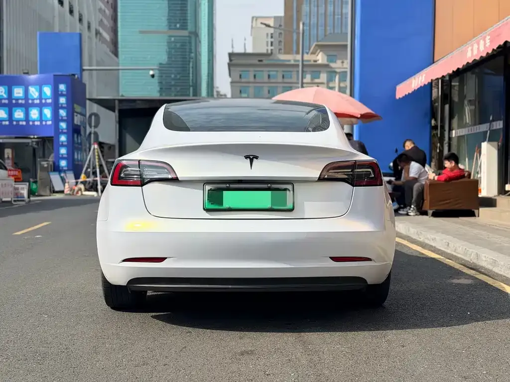 Tesla Model 3 — фото 5