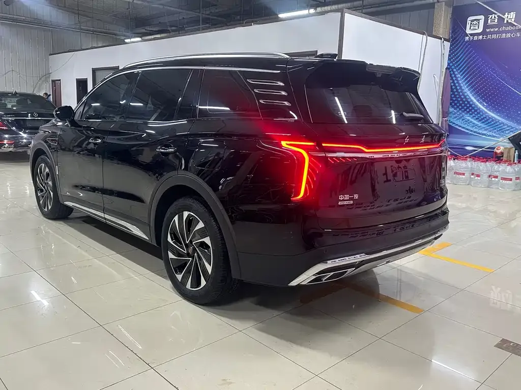 Hongqi HS7 PHEV — фото 4