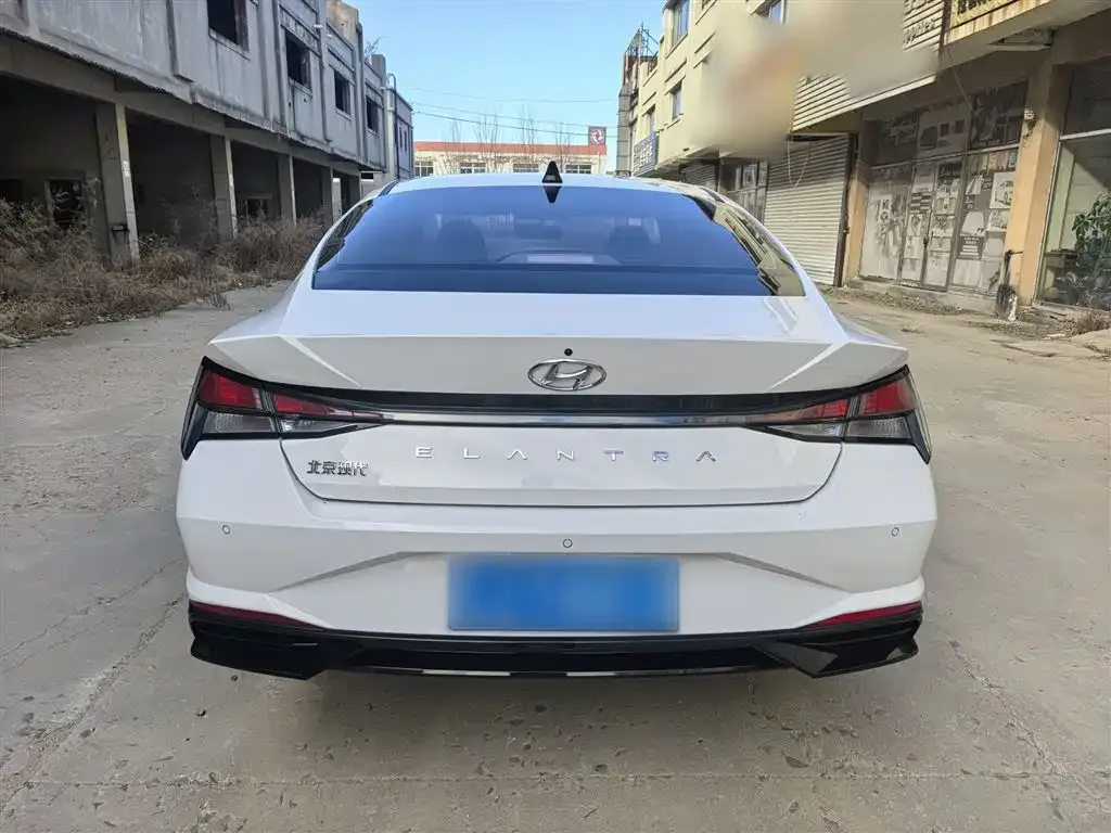 Hyundai Elantra — фото 6