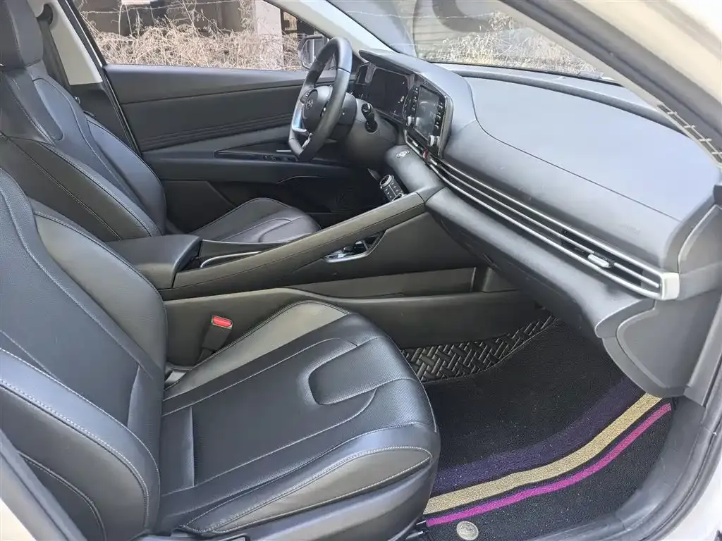 Hyundai Elantra — фото 9