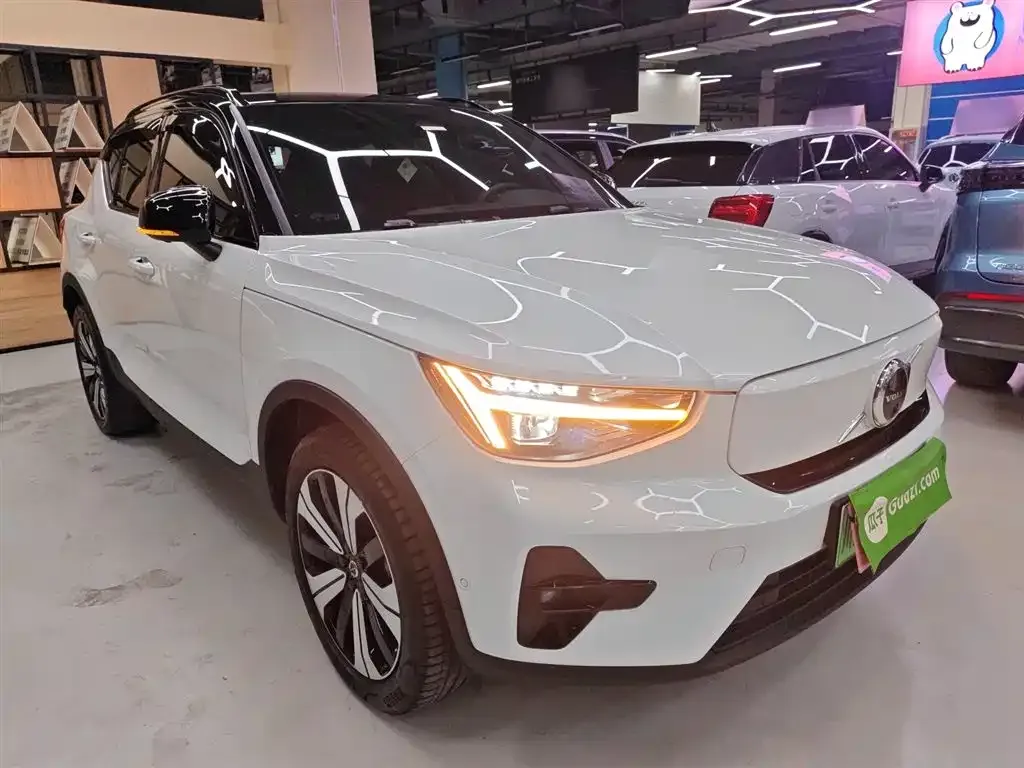 Volvo XC40 NEV — фото 5