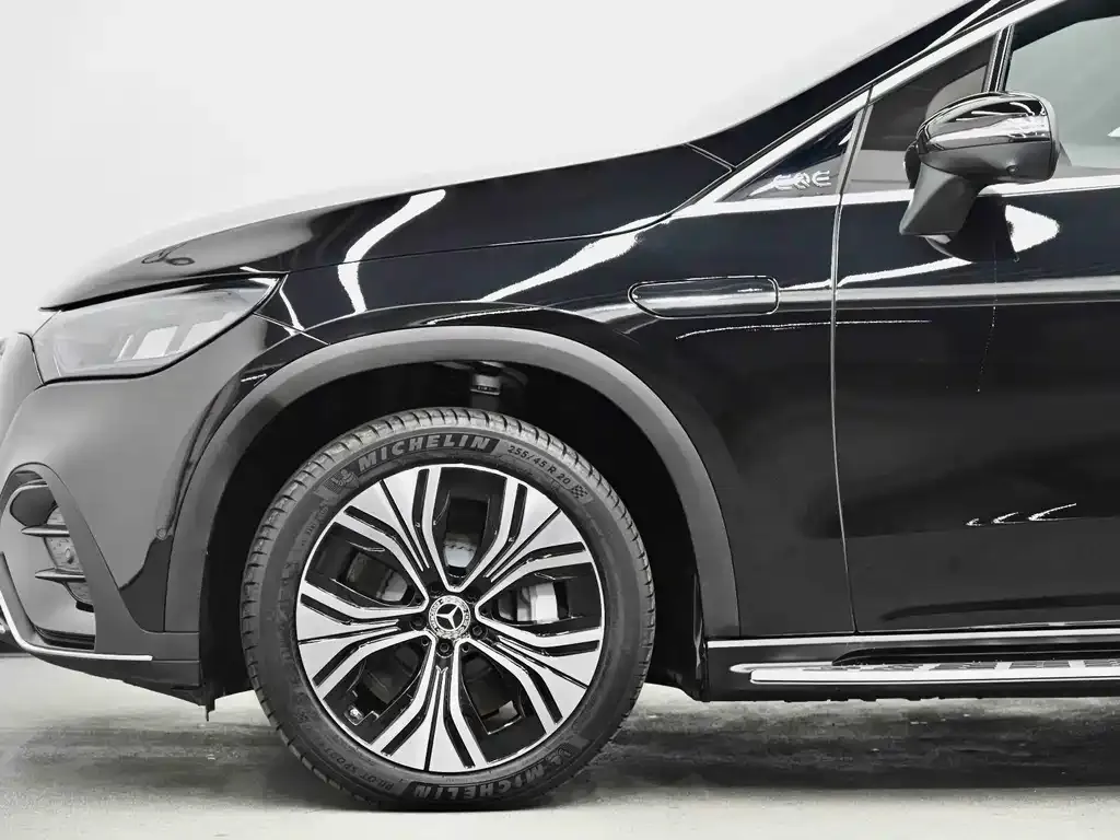 Mercedes-Benz EQE SUV — фото 8