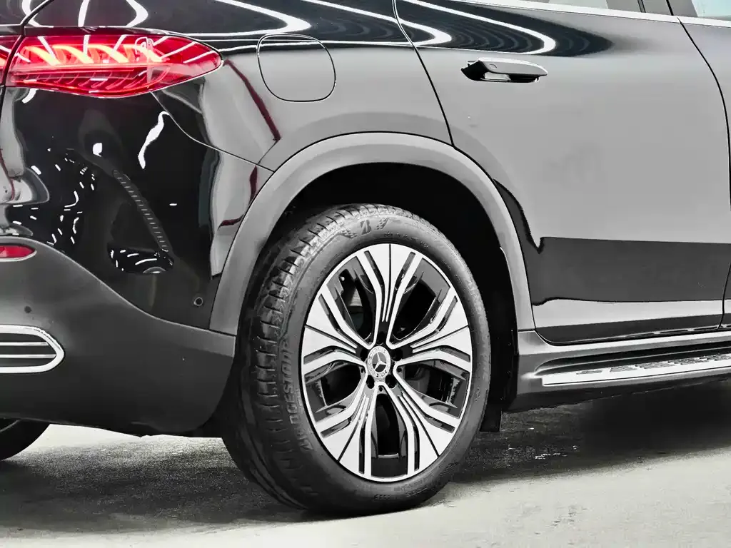 Mercedes-Benz EQE SUV — фото 9