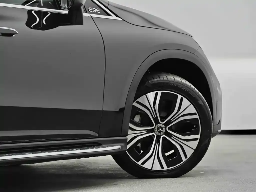 Mercedes-Benz EQE SUV — фото 7
