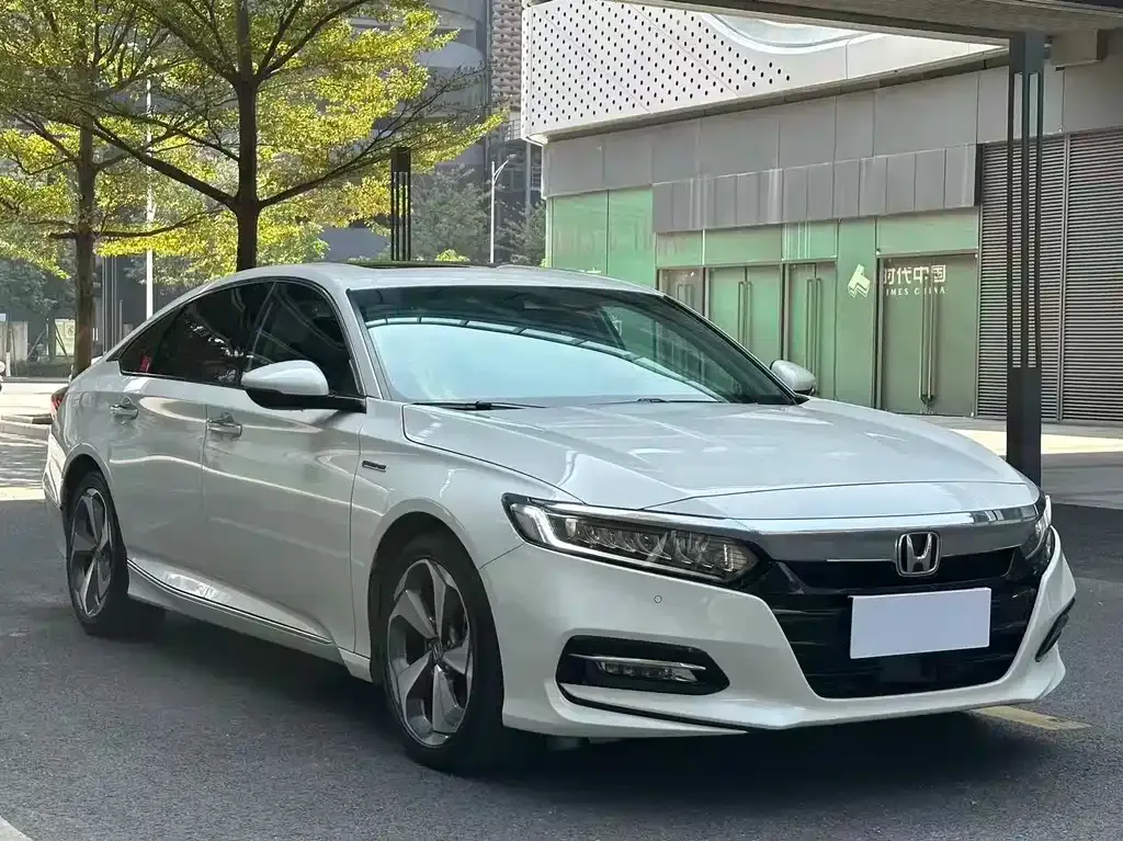 Honda Accord — фото 9