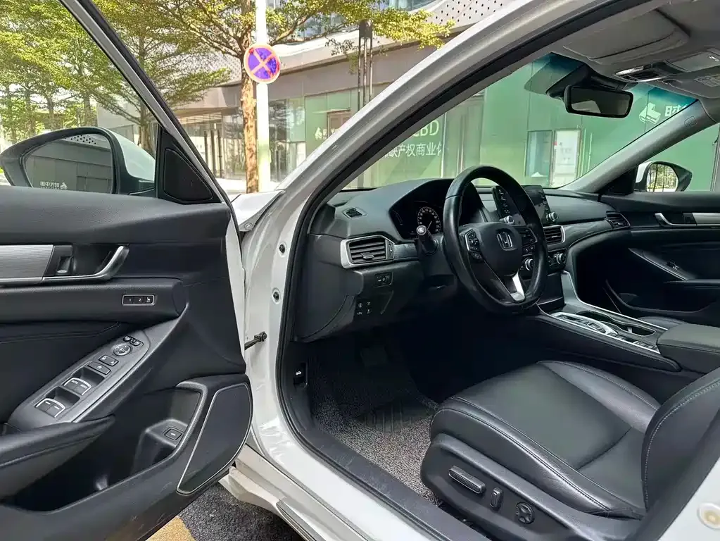 Honda Accord — фото 4