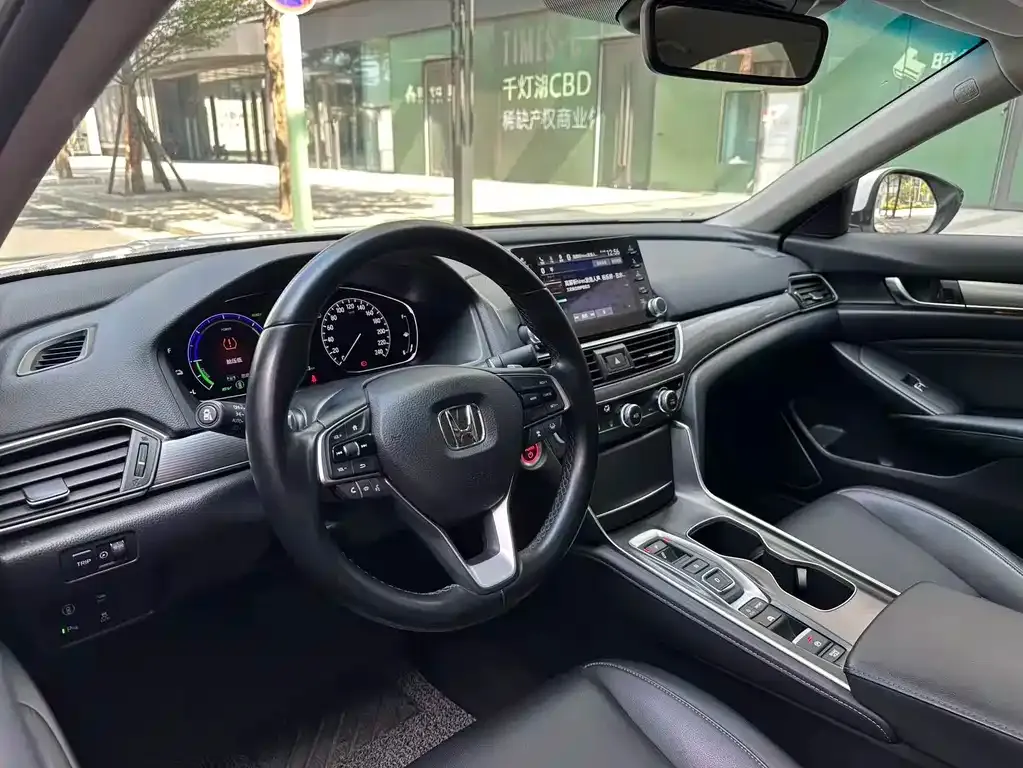 Honda Accord — фото 10