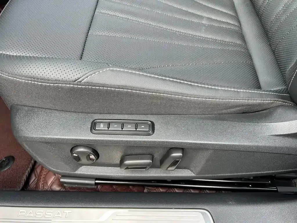 Volkswagen Passat — фото 9