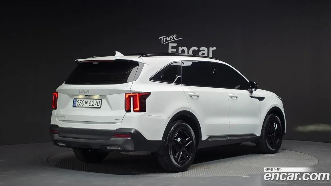 Kia Sorento — фото 5