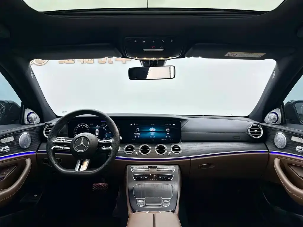 Mercedes-Benz E-Class — фото 2