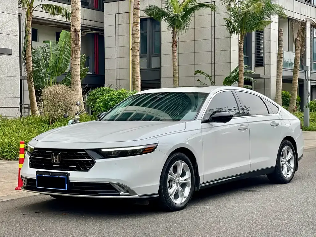 Honda Accord — фото 1