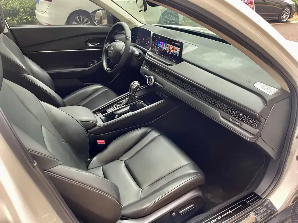 Honda Accord — фото 4