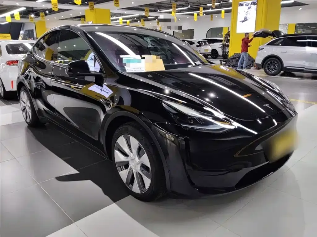 Tesla Model Y — фото 4