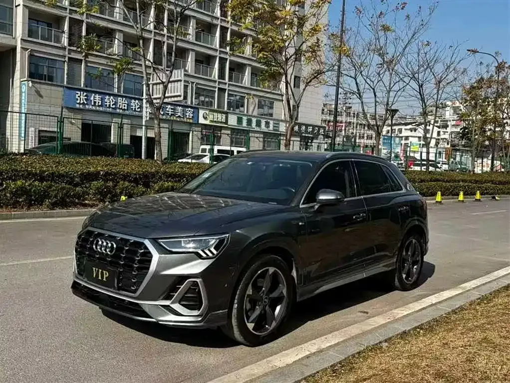 Audi Q3 — фото 1