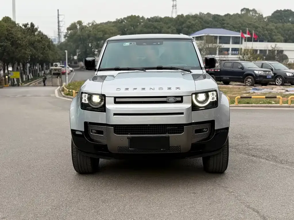 Land Rover Defender — фото 10