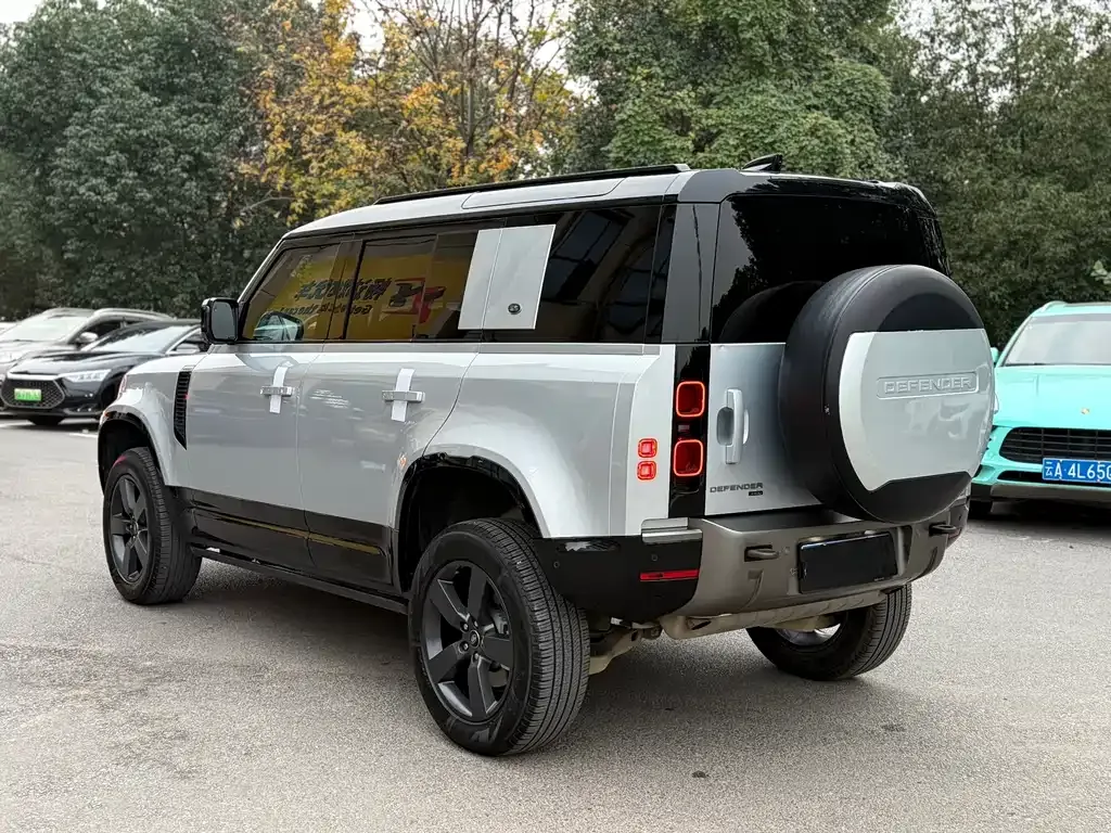 Land Rover Defender — фото 9
