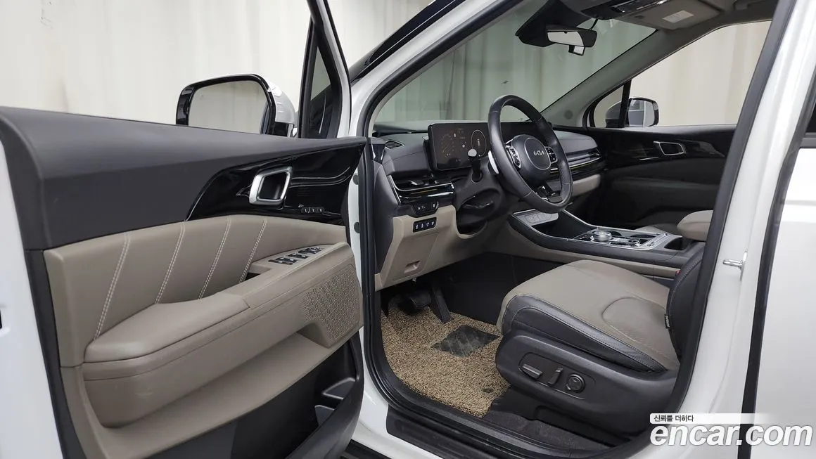 Kia Carnival — фото 10