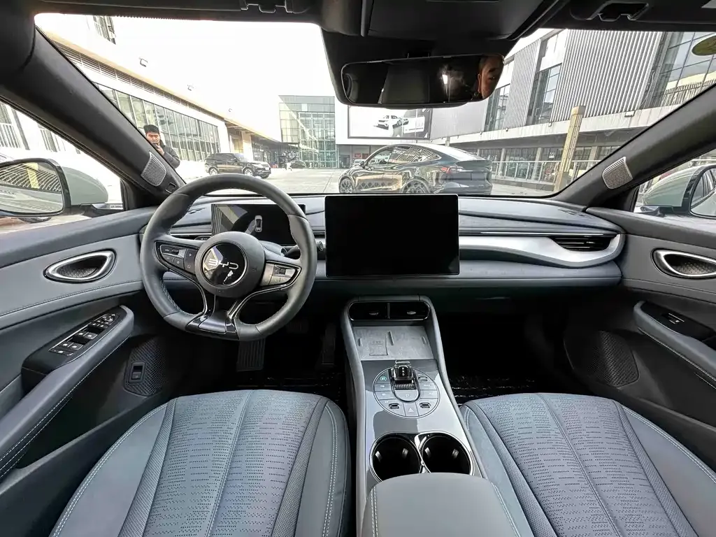 BYD Seal 06GT — фото 10
