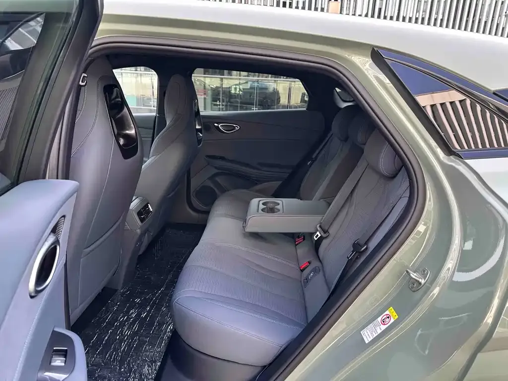 BYD Seal 06GT — фото 9