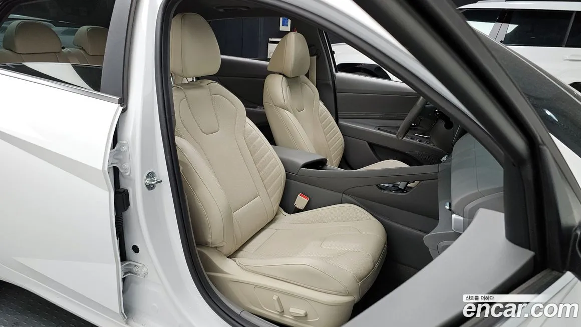 Hyundai AVANTE — фото 9
